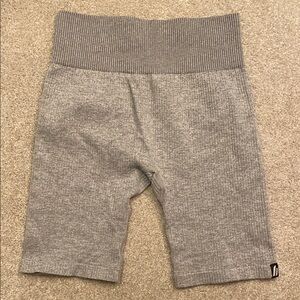 🍾 3/$20 NWOT Gray Ribbed Biker Shorts